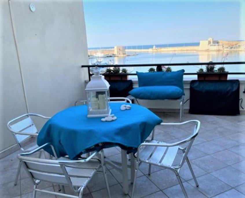 Emozioni Dal Porto Apartment Trani Exterior foto