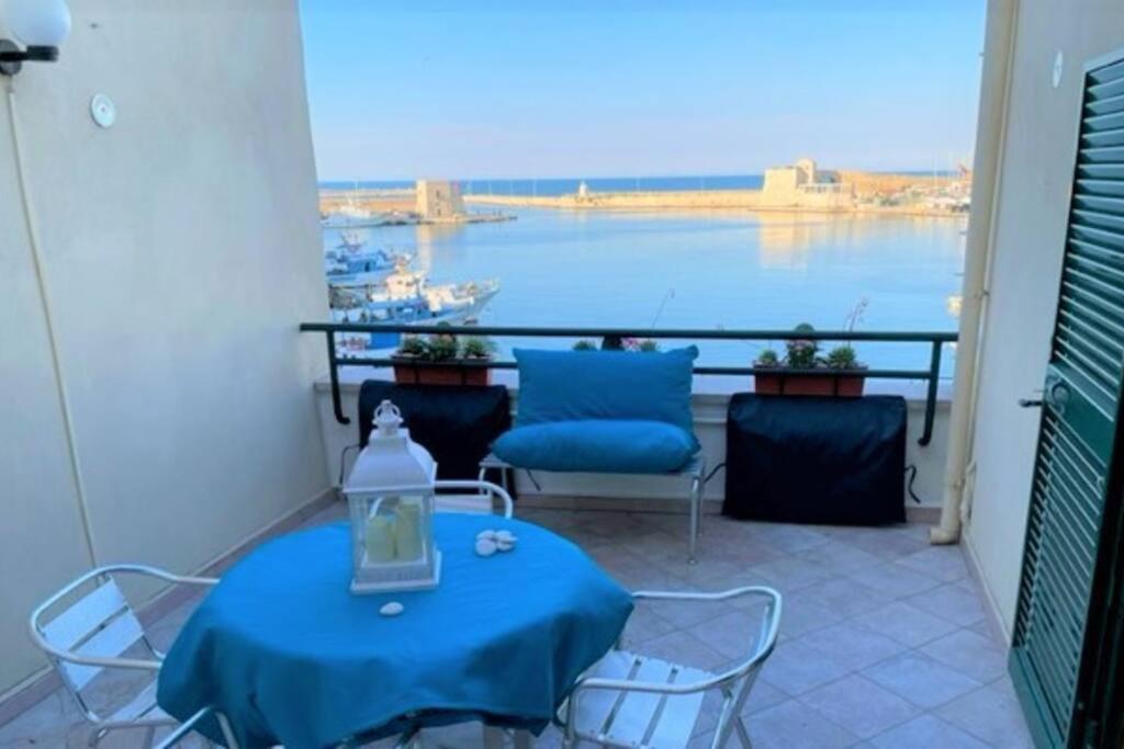 Emozioni Dal Porto Apartment Trani Exterior foto