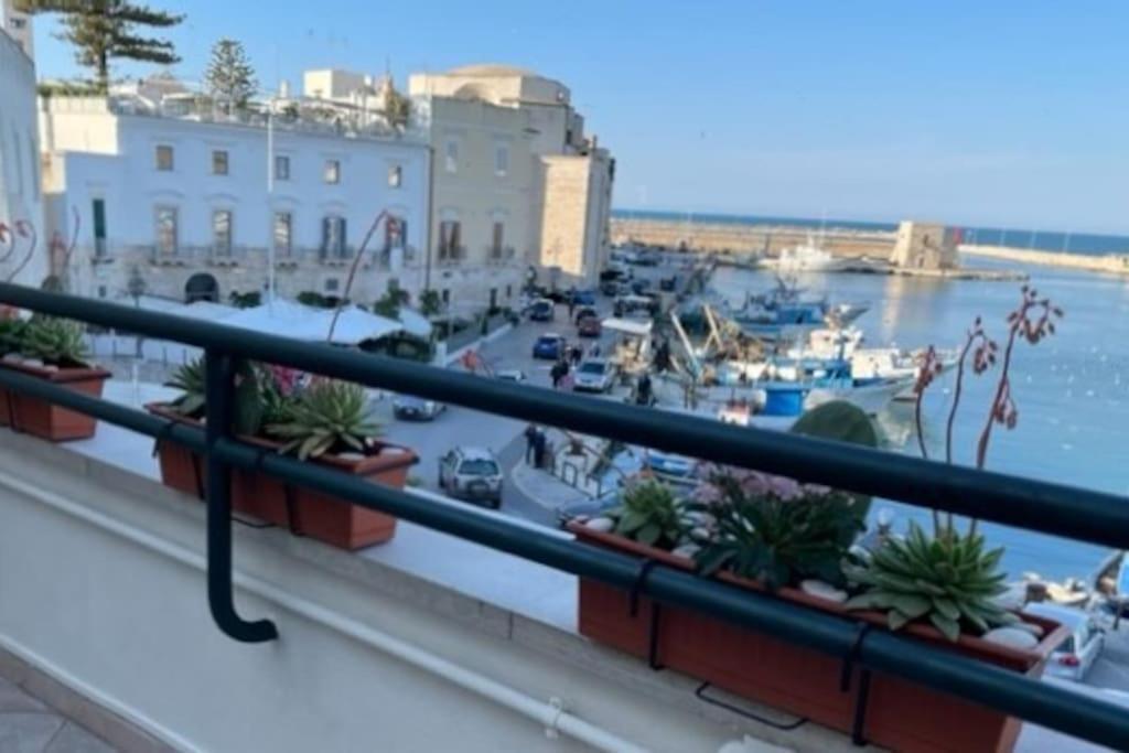Emozioni Dal Porto Apartment Trani Exterior foto