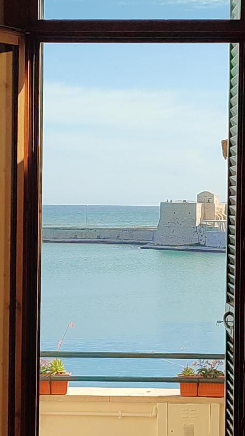 Emozioni Dal Porto Apartment Trani Exterior foto